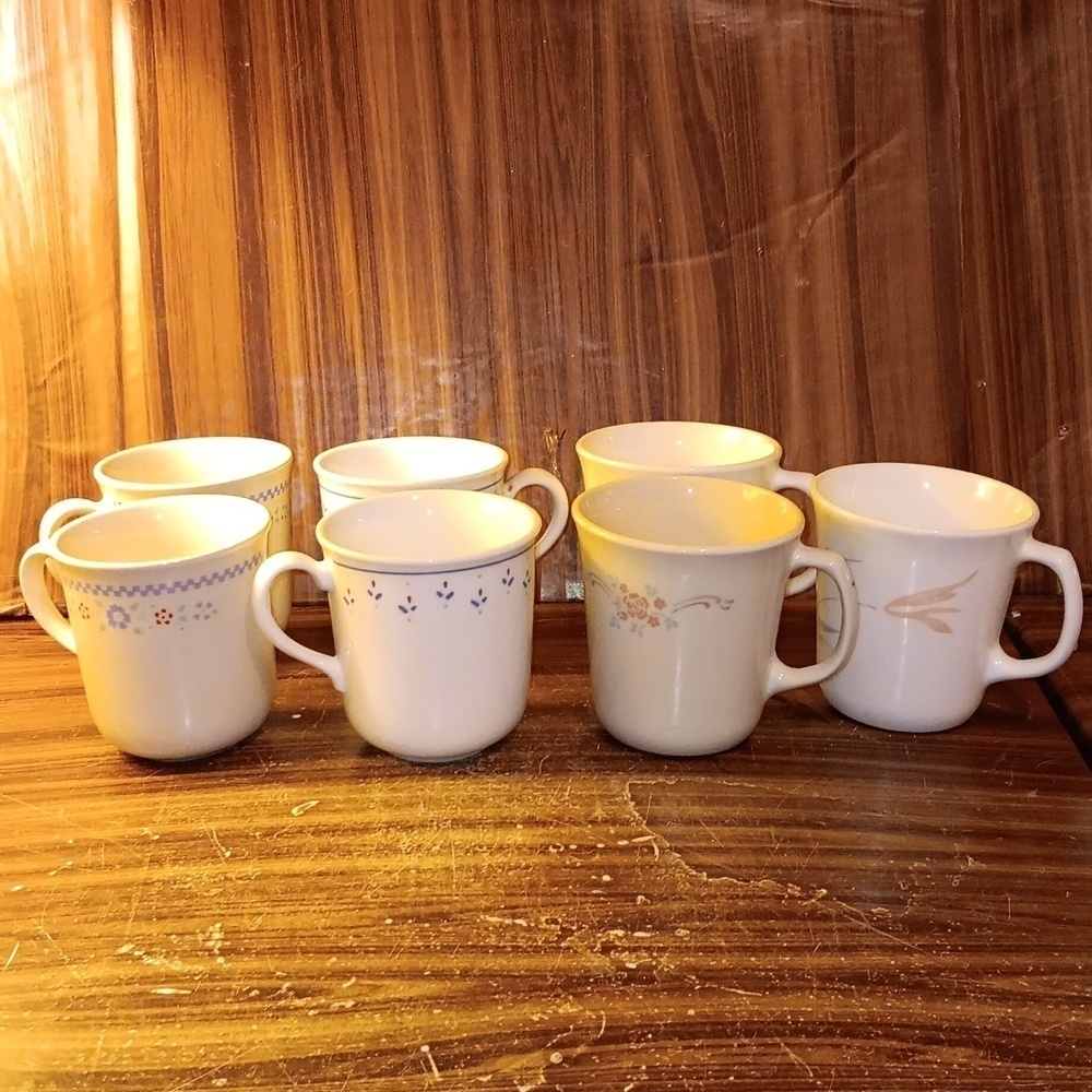 7 vintage Corning assorted coffee ☕️ cups mugs